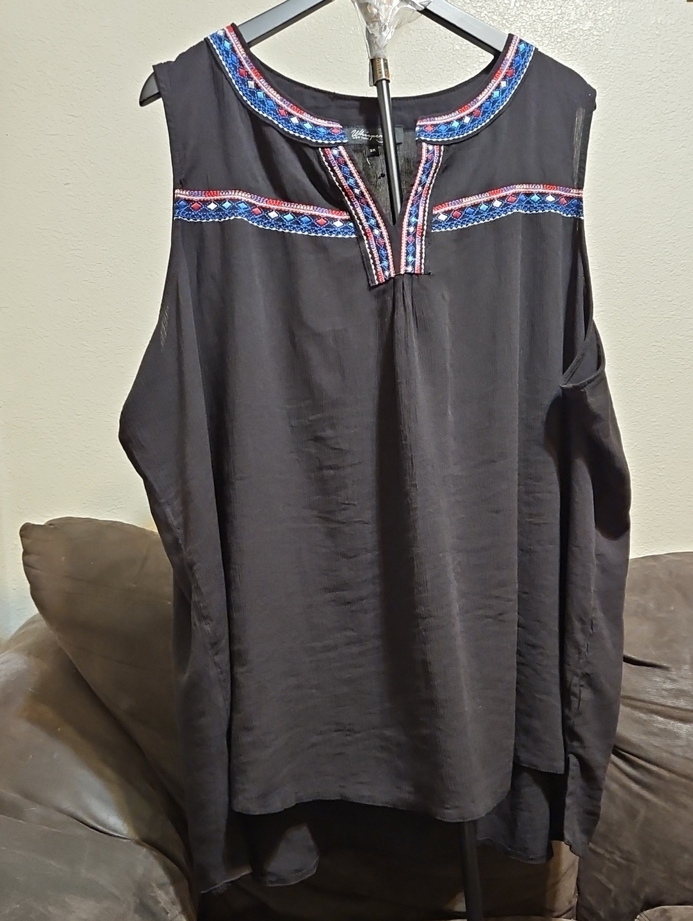 Sleeveless Black Embroidered Yoke Tunic